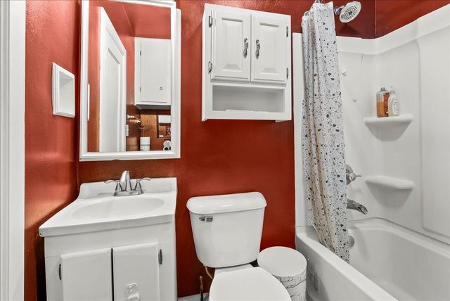 315 W 21st Street, Cedar Falls, IA 50613