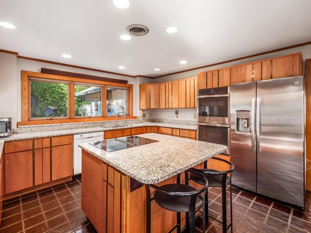 1109 Millcreek Lane, Upper Arlington, OH 43220