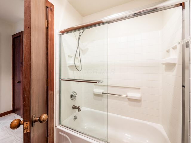 1109 Millcreek Lane, Upper Arlington, OH 43220