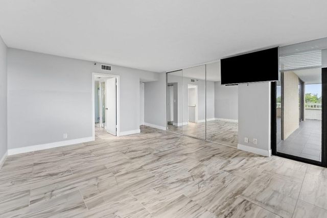 5280 N Ocean Drive 1e, Singer Island, FL 33404