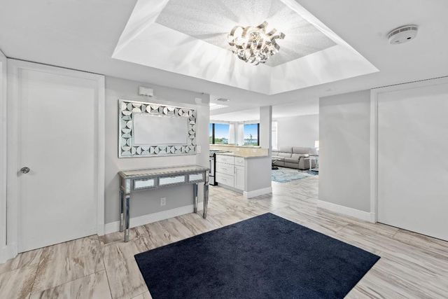 5280 N Ocean Drive 1e, Singer Island, FL 33404