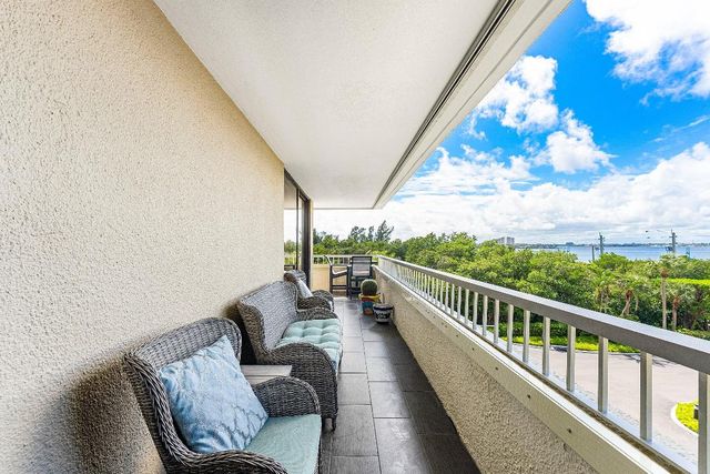 5280 N Ocean Drive 1e, Singer Island, FL 33404