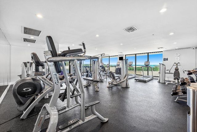 5280 N Ocean Drive 1e, Singer Island, FL 33404