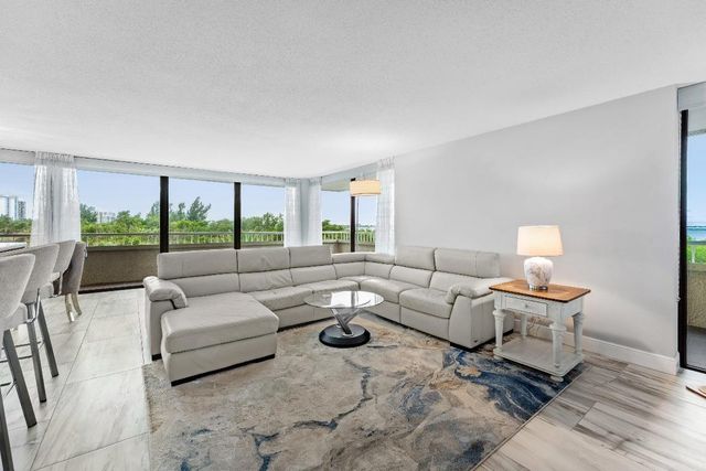 5280 N Ocean Drive 1e, Singer Island, FL 33404