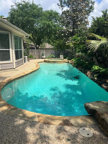 26 Merit Woods Place, The Woodlands, TX 77382