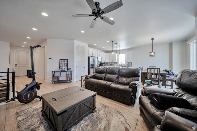 5647 KESTREL LN, Stansbury Park, UT 84074