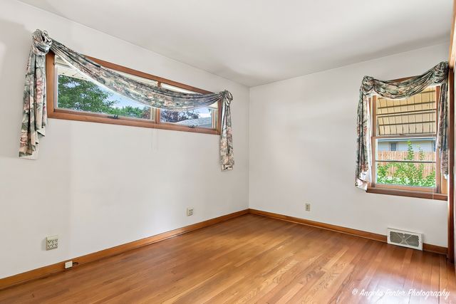 303 N Green Street, Mchenry, IL 60050