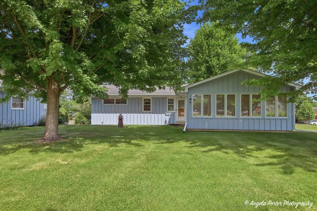 303 N Green Street, Mchenry, IL 60050