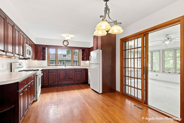 303 N Green Street, Mchenry, IL 60050