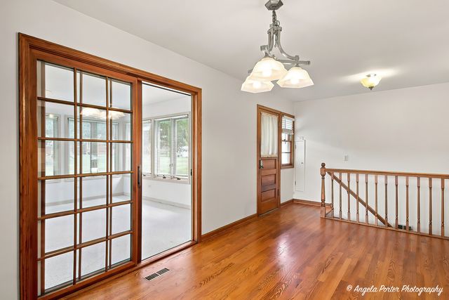 303 N Green Street, Mchenry, IL 60050