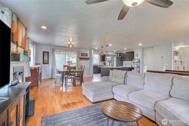 7417 S Prospect Street, Tacoma, WA 98409