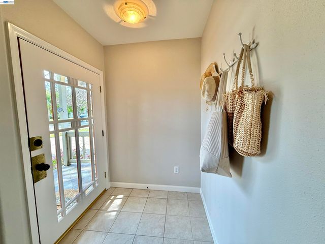 980 Victoria Ave, San Leandro, CA 94577