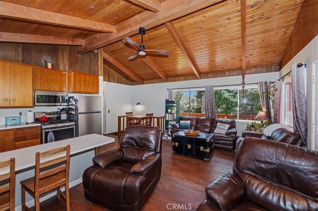 1069 Jungfrau Drive, Crestline, CA 92325