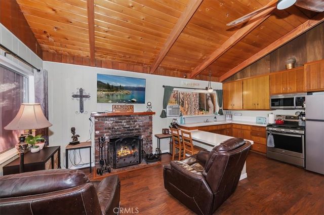 1069 Jungfrau Drive, Crestline, CA 92325
