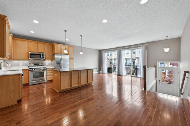 4735 Victor Path 6, Hugo, MN 55038