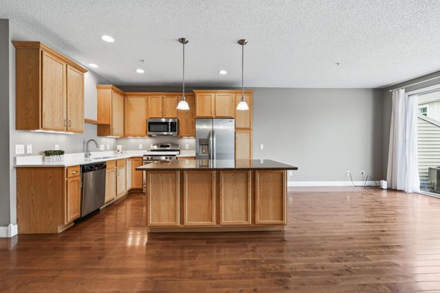 4735 Victor Path 6, Hugo, MN 55038