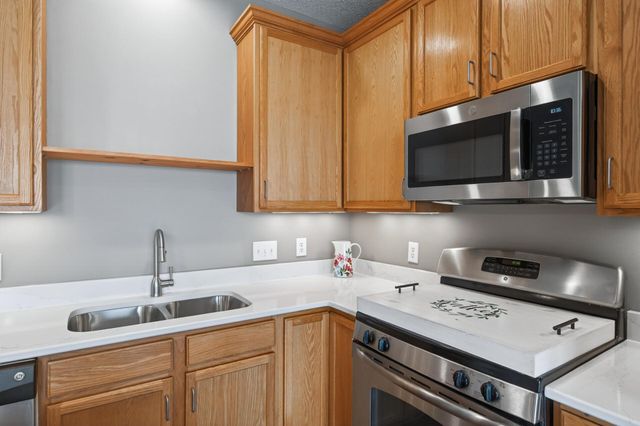 4735 Victor Path 6, Hugo, MN 55038