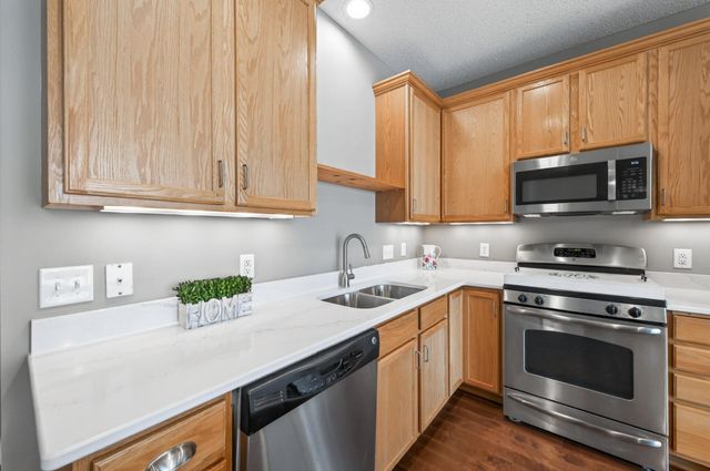 4735 Victor Path 6, Hugo, MN 55038