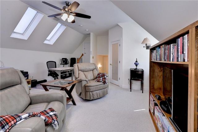 125 Sir Thomas Lunsford DR, Williamsburg, VA 23185