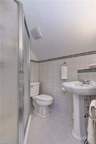 125 Sir Thomas Lunsford DR, Williamsburg, VA 23185