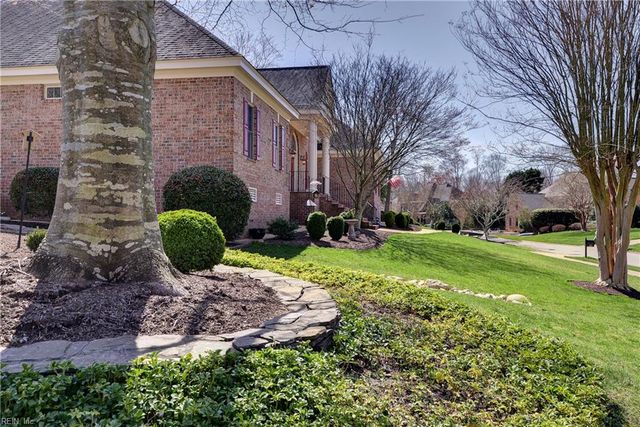 125 Sir Thomas Lunsford DR, Williamsburg, VA 23185