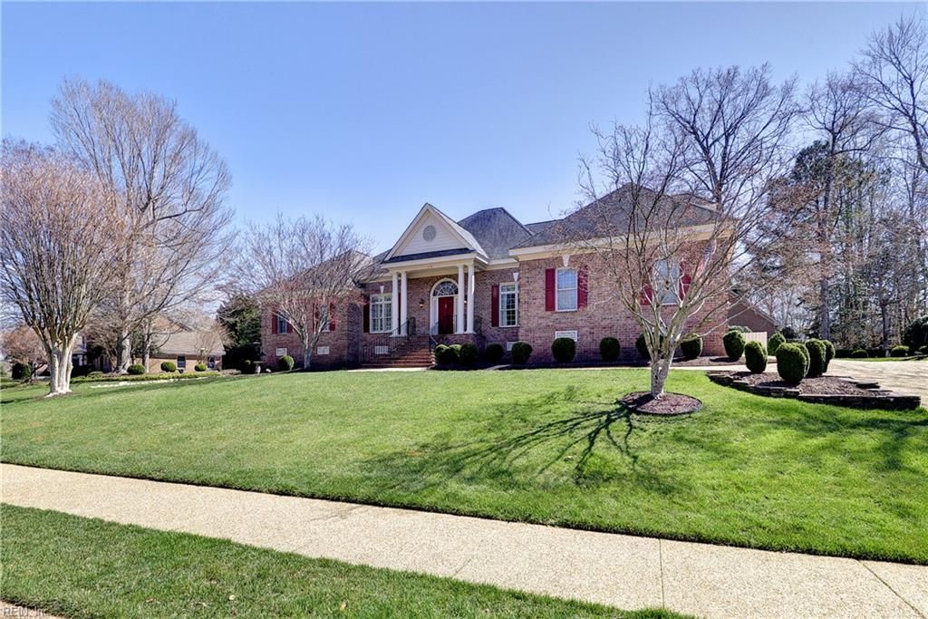 125 Sir Thomas Lunsford DR, Williamsburg, VA 23185