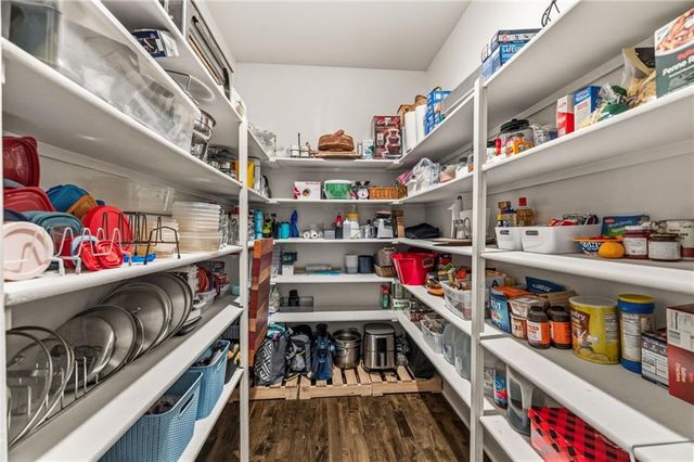 2833 NE Parkview Lane, Lee's Summit, MO 64086