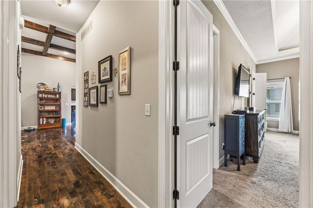 2833 NE Parkview Lane, Lee's Summit, MO 64086