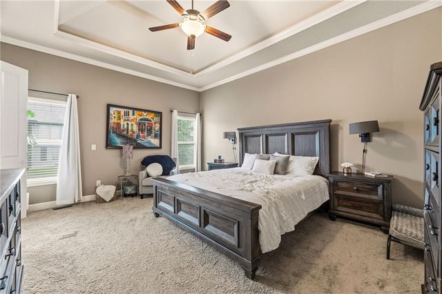 2833 NE Parkview Lane, Lee's Summit, MO 64086