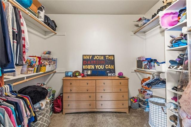 2833 NE Parkview Lane, Lee's Summit, MO 64086