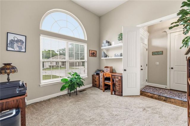 2833 NE Parkview Lane, Lee's Summit, MO 64086