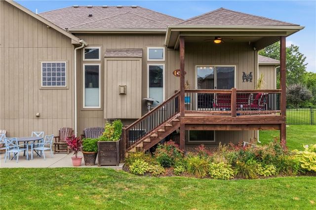 2833 NE Parkview Lane, Lee's Summit, MO 64086