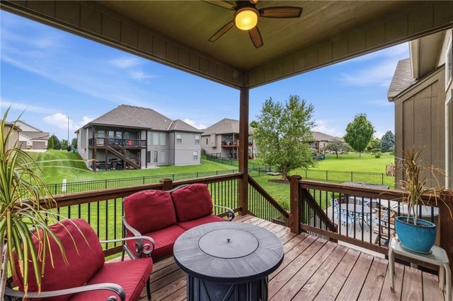 2833 NE Parkview Lane, Lee's Summit, MO 64086