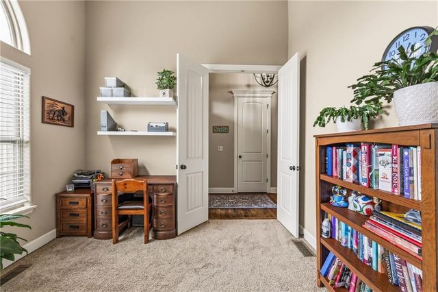 2833 NE Parkview Lane, Lee's Summit, MO 64086