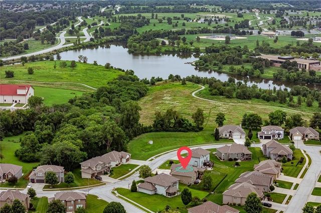 2833 NE Parkview Lane, Lee's Summit, MO 64086