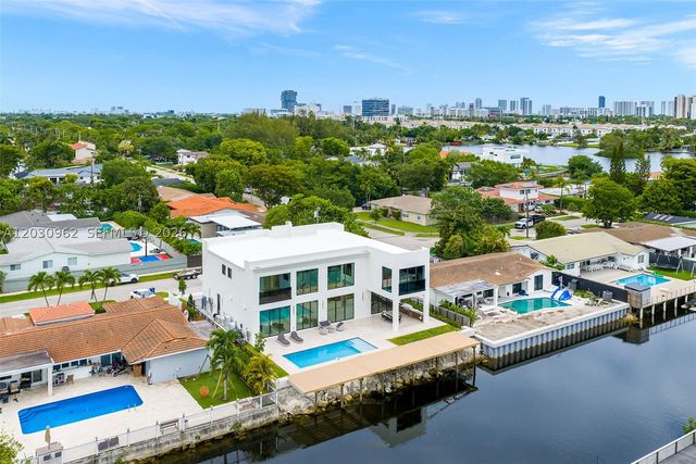 2380 NE 196th St, Miami, FL 33180