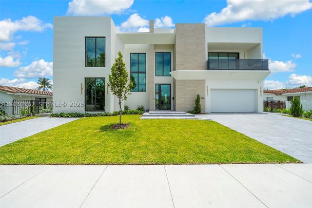 2380 NE 196th St, Miami, FL 33180