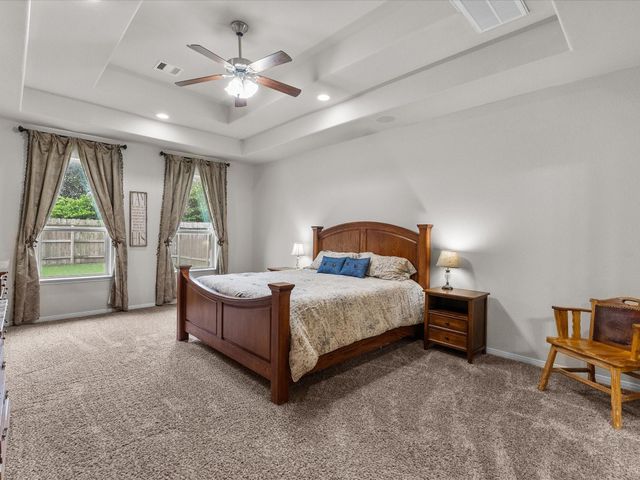 699 Cumberland Ridge Lane, League City, TX 77573