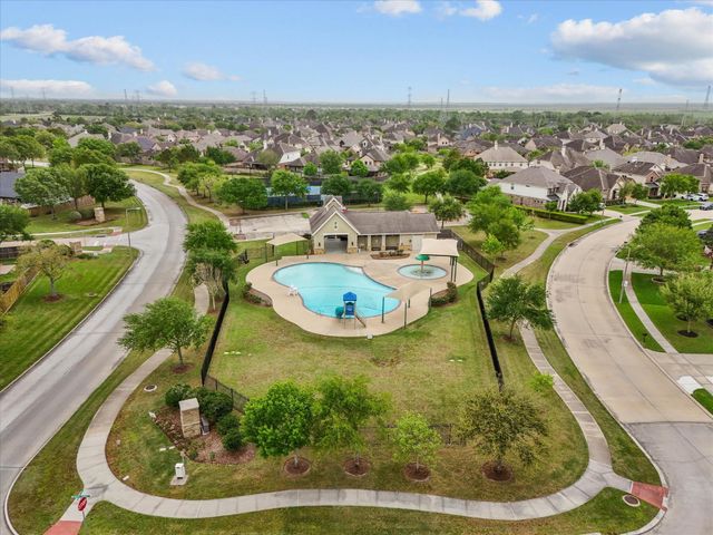 699 Cumberland Ridge Lane, League City, TX 77573