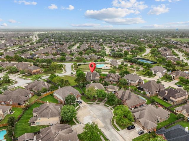 699 Cumberland Ridge Lane, League City, TX 77573