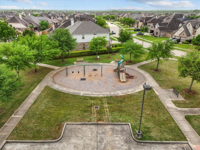 699 Cumberland Ridge Lane, League City, TX 77573