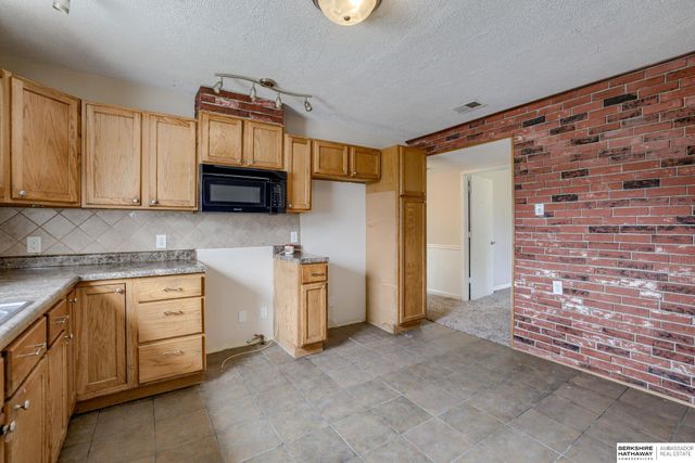 220 N Cherry Street, Nickerson, NE 68044