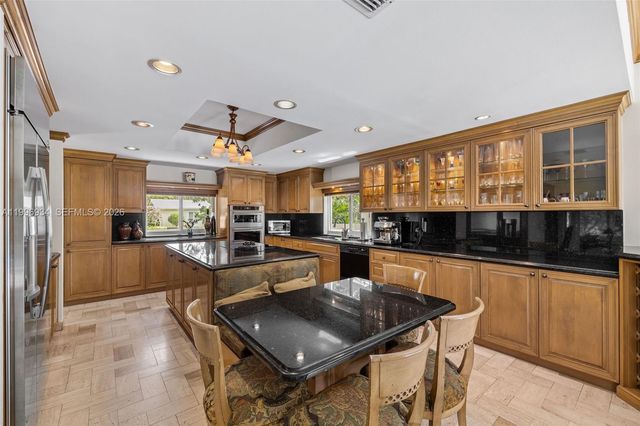 8450 SW 74th Ter, Miami, FL 33143