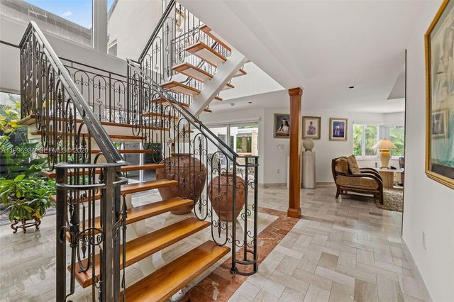 8450 SW 74th Ter, Miami, FL 33143