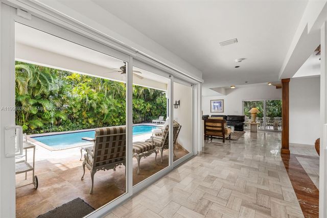 8450 SW 74th Ter, Miami, FL 33143