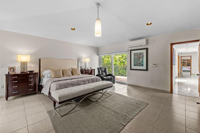 8450 SW 74th Ter, Miami, FL 33143