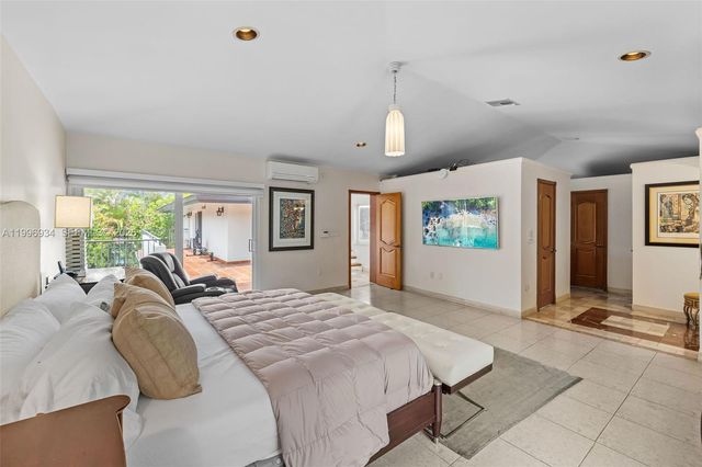 8450 SW 74th Ter, Miami, FL 33143