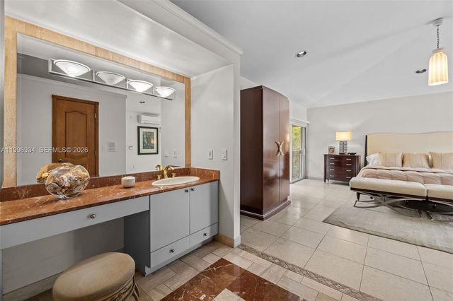 8450 SW 74th Ter, Miami, FL 33143