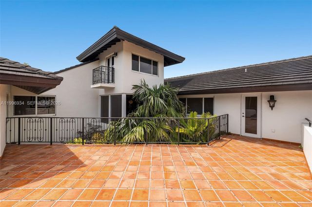 8450 SW 74th Ter, Miami, FL 33143