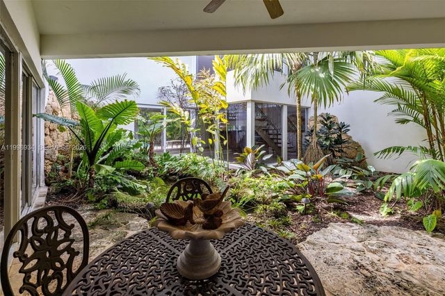 8450 SW 74th Ter, Miami, FL 33143